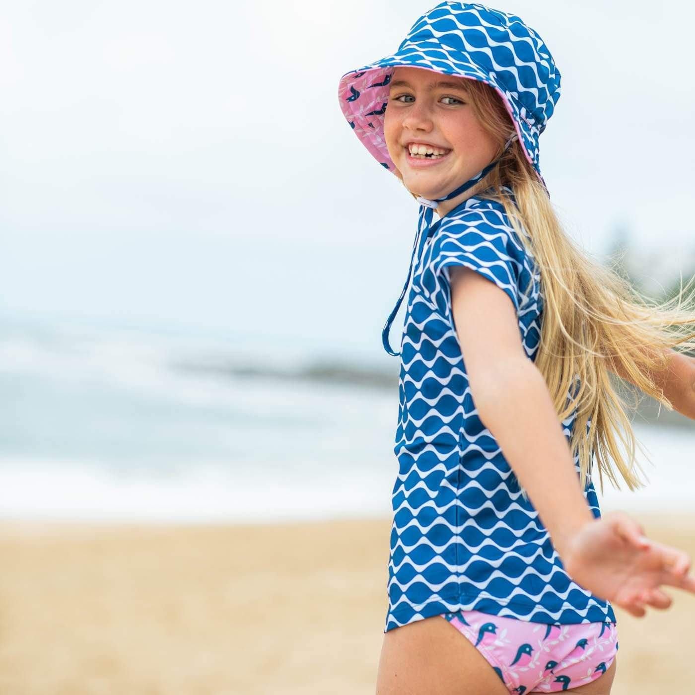 Sandy Feet Australia Short Sleeve Rashie Navy Wave Short Sleeve Rashie